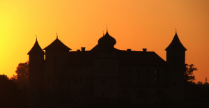 Zamek Kmitów i Lubomirskich Zamek Kmitów i Lubomirskich